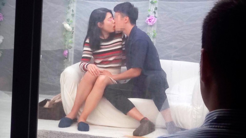 ＜素人＞ ザ・マジックミラー特別編！NTRMM号 夫婦限定寝取られ検証...