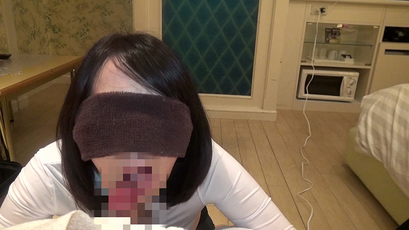 ＜素人＞ レズ調教される女教師・みなみ 【こぞって男根に傅く牝たち】（...