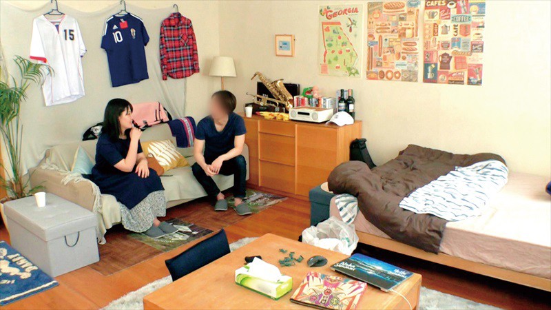 ＜素人＞ 自宅連れ込みNTRセックス隠し撮り・そのまま勝手にハメ撮りし...