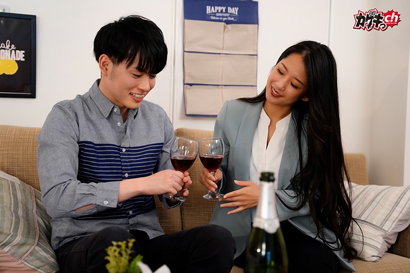 ＜素人＞ 『普通の童貞喪失じゃ…ない？！』～キレイなお姉さんにお持ち帰...