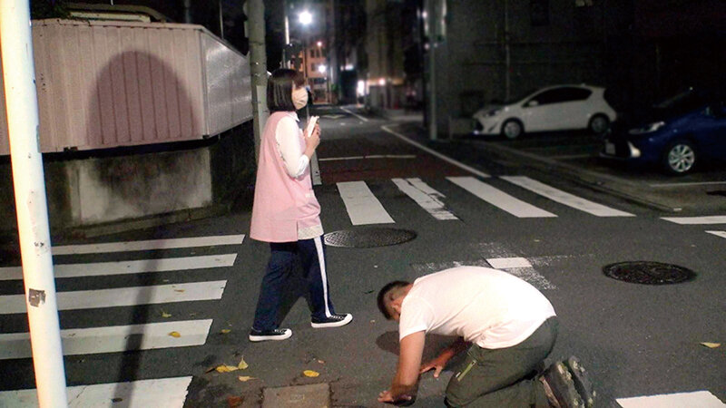 ＜素人＞ とってもかわいい保育士の皆さん！童貞君にピンクの乳首をチュー...