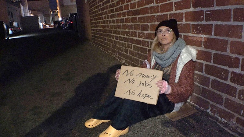 ＜素人＞ ロスでナンパしたホームレスが美人でしかも巨乳だったので生活費...