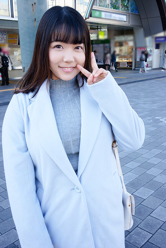 ＜素人＞ 身長140cmチョイなのに、Iカップの童顔爆乳チャンとの3年...