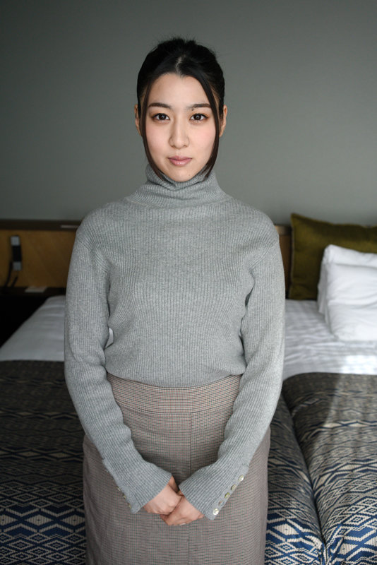 ＜素人＞ 某有名芸能人の娘は処女。顔は清楚なお嬢様系美少女なのに、体は...