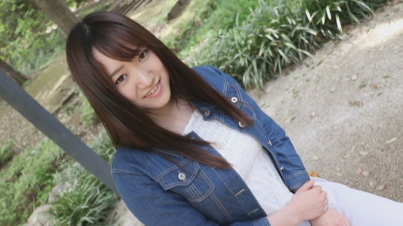 ＜素人＞ 「お願いっ！まだチ○ポ抜かないでっ！！」人生初の生チ○ポでイ...