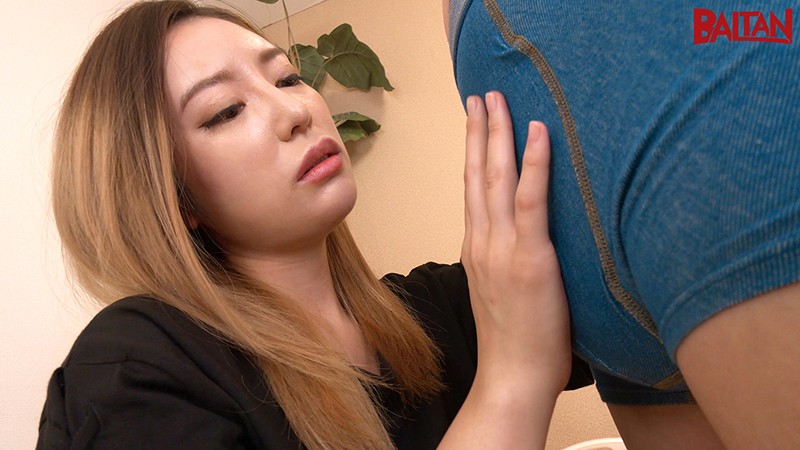 ＜素人＞ おじさん大好きヤリマン素人がAV出演！デカ尻天然痴女が猛烈乳...