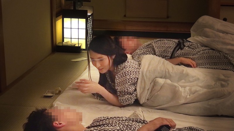 ＜素人＞ 一般男女モニタリングAV 温泉旅館で見つけた大学生限定 素人...