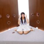 ＜素人＞ 一般男女モニタリングAV しごいてしゃぶってヌキまくり！！素人女子大生が無数に生えた壁ち○ぽの即ヌキに挑戦！ 4 フル勃起ち○ぽに囲まれ恥じらいながらもオマ○コが濡れてしまった女子大生はザーメンまみれでノンストップ射精SEX！総発射51発！ 『FANZA』