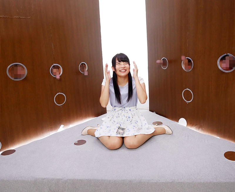 ＜素人＞ 一般男女モニタリングAV しごいてしゃぶってヌキまくり！！素...