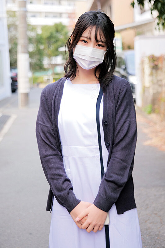 ＜素人＞ 顔出し解禁！マスク美女の歯科衛生士さんが童貞君と口SEX！普...