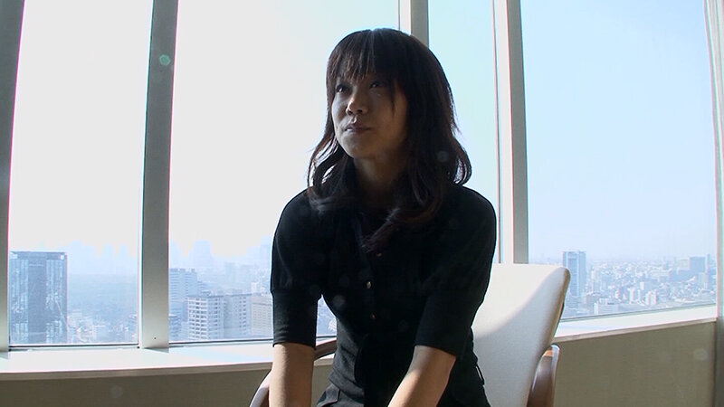 ＜素人＞ 反則級の可愛さを誇るS級素人妻を発見！禁断の快楽を求める甘美...