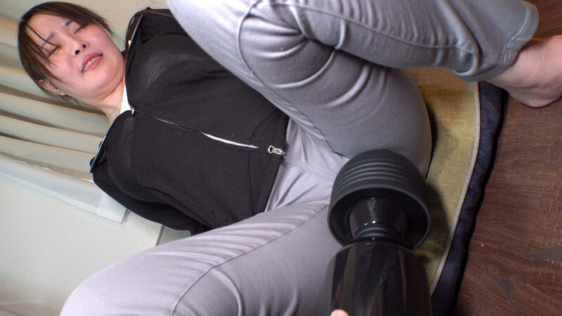 ＜素人＞ ムチタプ巨乳おねえさん M男ばっかり寄ってくるけど本当は責め...