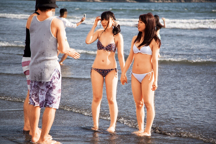 ＜素人＞ 超エロスレンダー娘も純真無垢ロ○娘もくい込みビキニギャル 水...