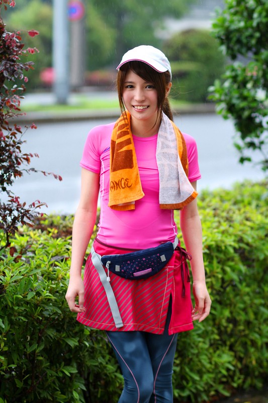 ＜素人＞ 丸の内の美人ジョガーが婚約中なのにまさかの中出し 『FANZ...