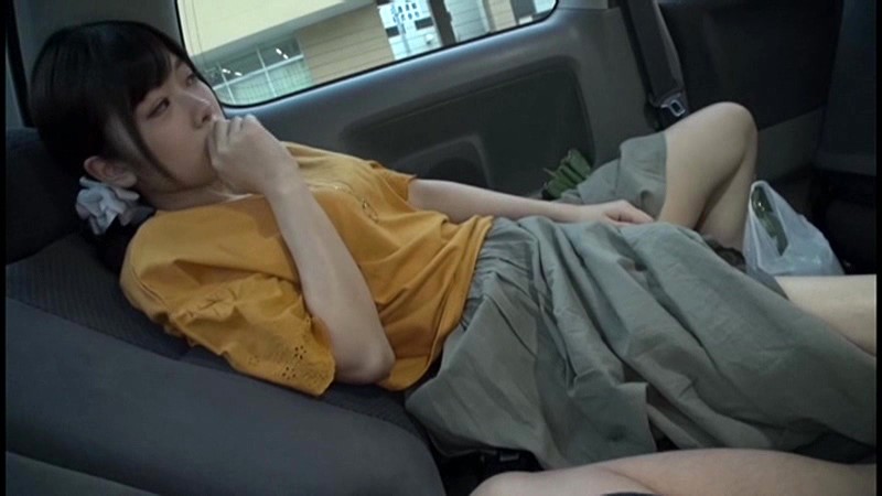 ＜素人＞ 美人で巨乳で人妻で！！！いつも喘ぎ声をガマンしてる巨乳妻のド...