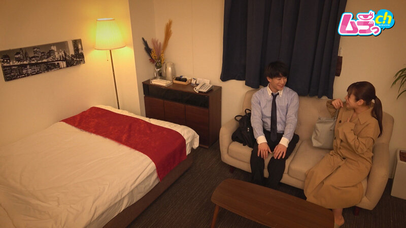 ＜素人＞ ホテル部屋REC 自他共に認める健全メンズエステのバリ堅嬢も...