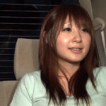 ＜素人＞ これは見逃せない！バッチリお目々の童顔美●女に直撃インタビュー！あれよあれよと脱がされてホテルでしっぽり中出しSEX！ 『FANZA』