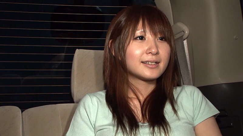 ＜素人＞ これは見逃せない！バッチリお目々の童顔美●女に直撃インタビュ...