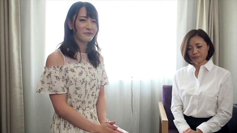 ＜素人＞ カワイすぎるオトコノコ桃マリが素人娘をガチナンパ 『FANZ...