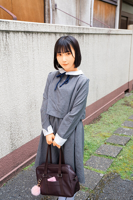 ＜素人＞ パイパンJ●にラブ注入 12人4時間 『FANZA』