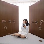 ＜素人＞ 一般男女モニタリングAV しごいてしゃぶってヌキまくり！！素人女子大生が無数に生えた壁ち○ぽの即ヌキに挑戦！ 2 フル勃起ち○ぽに囲まれ恥じらいながらもオマ○コが濡れてしまった女子大生はザーメンまみれでノンストップ射精SEX！総発射48発！ 『FANZA』