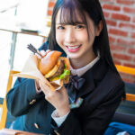 ＜素人＞ 【アフスク☆セックス】ガード固めな清楚系ガールが男性経験を増やす為に勇気を出して中出しSEXしちゃいました！！ 『FANZA』