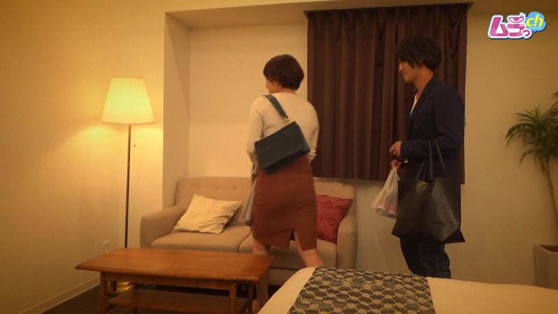 ＜素人＞ ホテル盗撮 同窓会で再会した既婚者同士が欲求不満を爆発させる...