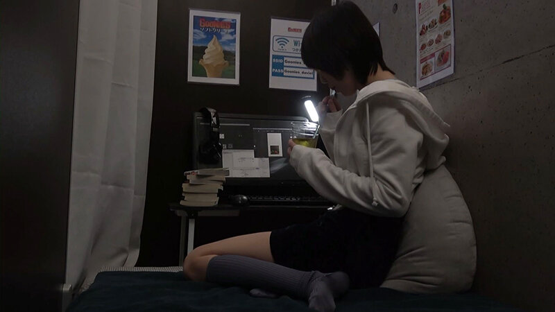 ＜素人＞ 【投稿】ネカフェでショートカットのJDを静かに性交 『FAN...