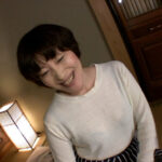 ＜素人＞ 旦那が単身赴任で性欲が抑えきれず決意のAV出演！結婚27年目のショートヘアーで清楚な熟女が淫乱女へと豹変！ 『FANZA』