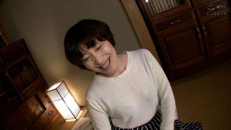 ＜素人＞ 旦那が単身赴任で性欲が抑えきれず決意のAV出演！結婚27年目...