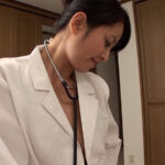 ＜素人＞ 五十路に差し掛かりそうな年齢にはとても見えないミラクル熟女！引き締まったBODYが断然エロイ！全盛期さながらの激しいSEXにたじたじです。 『FANZA』