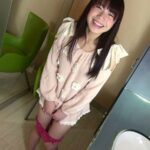 ＜素人＞ パンツ売っておじさん そこのお嬢さんが今はいてる脱ぎたてホッカホカのマンコの味付き匂い付き本物自前パンティーを売ってもらいました。 『FANZA』