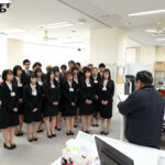 ＜素人＞ 【大型バスで出発！車内でヌキヌキバスツアー開始！】SOD女子社員 ユーザー様大感謝祭 新入社員バスツアー2023！ 『FANZA』