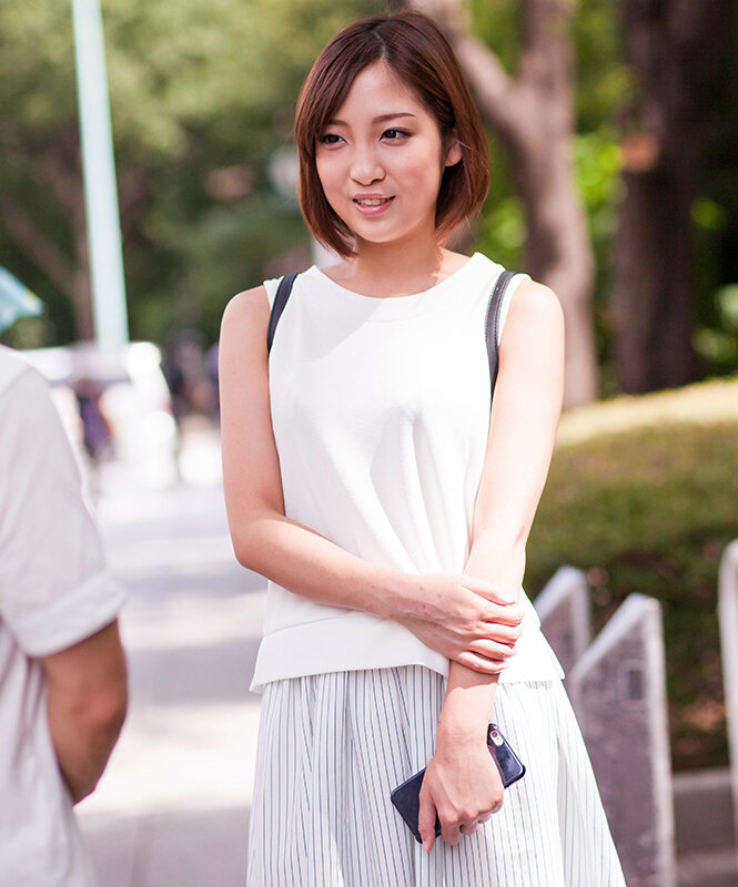 ＜素人＞ シロウトさんに素股のお願い！感じてきたところに一撃！ズボッと...