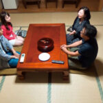 ＜素人＞ 新・夫婦交換会 愛情はあるのにマンネリ気味で刺激が欲しい中年夫婦がスワッピングパーティーに参加して旅館の一室で自慢の妻の裸を見られ、抱かれ、悶え、喘ぐ姿に燃え上がる 『FANZA』