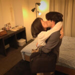 ＜素人＞ ニンゲン観察 旦那の居ぬ寝室で旦那と同じ血液型だから大丈夫と不倫相手とやりたい放題生でハメ狂い、濃っゆい中出しを求めるド淫乱人妻 『FANZA』