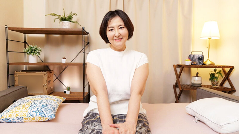 ＜素人＞ ［マニア垂涎］還暦を越えた豊満パッツパツ爆乳お婆ちゃんが欲求...