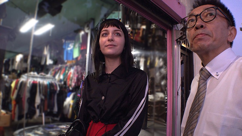 ＜素人＞ ロスでナンパしたLA引っ越し2日目の爆尻ニートが田舎者感出し...