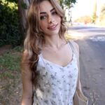 ＜素人＞ アイダホ州の豊かな自然で育った純朴なそばかす女子大生がまさかのAV出演！レニー（21歳） 『FANZA』