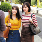 ＜素人＞ 男を犯して狂わせる拘束スイートルーム！？初めてのハーレム痴女プレイでM男くんいじめ！身動きできないデカチンをヌいてヌいてイカせまくる！みく（24）アパレル店員＆まゆ（25）保育士ラブラブカップル同士が互いのパートナーを交換するスワッピングゲームに挑戦！！… 『FANZA』