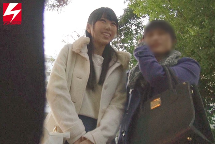 ＜素人＞ 18才なりたて！スレンダーなカノジョの妹みかちゃんが可愛すぎ...