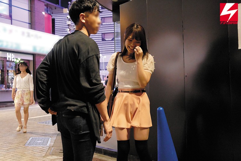 ＜素人＞ 「イグぅぅううう！！」 街角のシロウト娘達がナンパされホイホ...