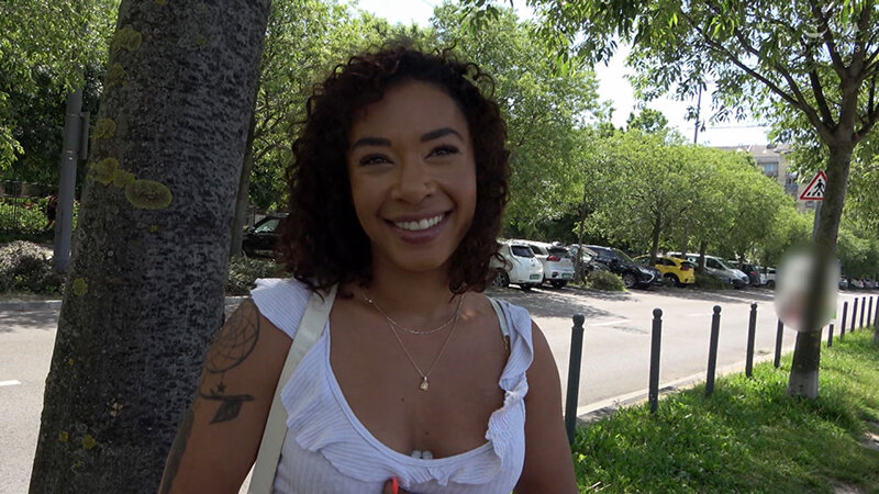 ＜素人＞ フランスからバケーションでキマシタ。黒人ビッチをナンパ連れ込...