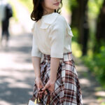 ＜素人＞ 【潮吹き祭り】新婚若妻ちゃん25歳 旦那に隠れてオナニーしまくりむっつり淫乱奥様をGスポット鬼抉りで快感解放中出しファック！！【低身長=性欲強いガチ】 『FANZA』