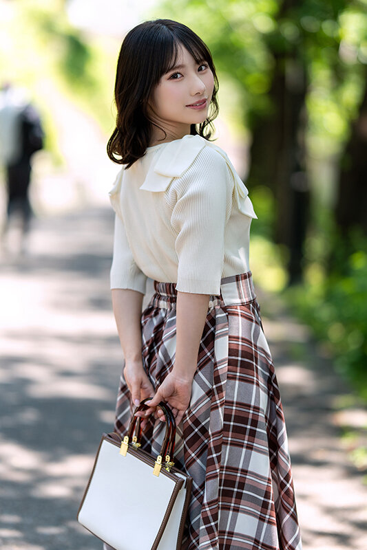 ＜素人＞ 【潮吹き祭り】新婚若妻ちゃん25歳 旦那に隠れてオナニーしま...