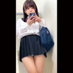 ＜素人＞ クソミニスカ2 パンモロ@ワ○メちゃん 4名 『FANZA』