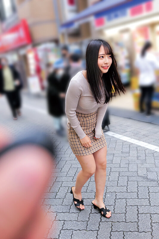 ＜素人＞ 【究極羞恥】素人美少女とリモコンバイブお散歩！！10人収録豪...