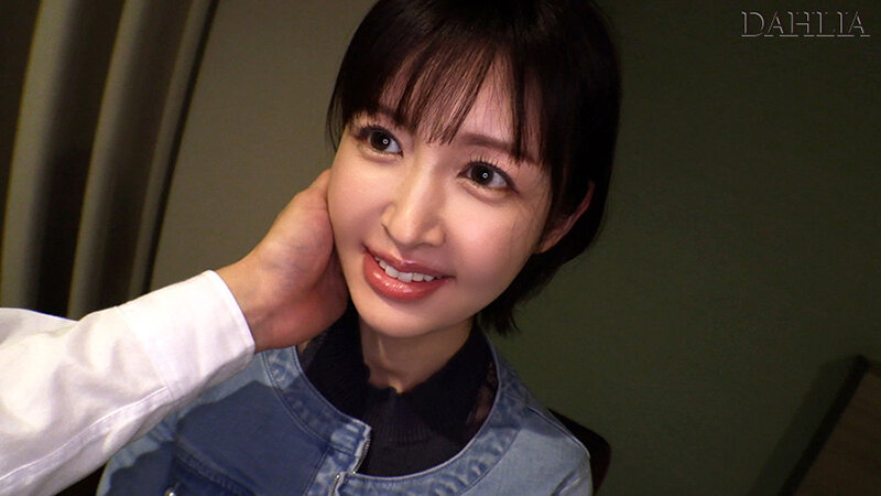 ＜素人＞ 神乳素人！？ 圧倒的なスタイルで男を虜にするショートカット美...