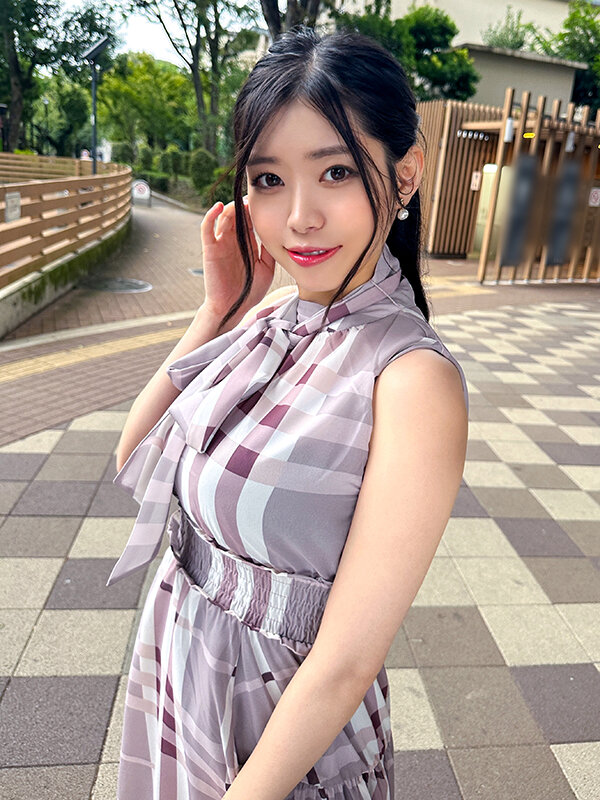 ＜素人＞ 【最強神乳】ド淫乱痴女奥様28歳 年上童貞を誘惑筆おろし！連...