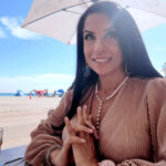 ＜素人＞ マイアミのカフェでナンパしたスパニッシュ系セレブ人妻にサムライディックで国際交流！サンディー（40） 『FANZA』